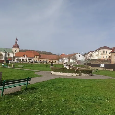 דירה Apartman Kostomlaty Pod Milesovkou